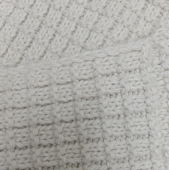 Urban Outfitters Kimchi Blue Ivory Chunky Knit Infinity Scarf - Picture 3 of 5